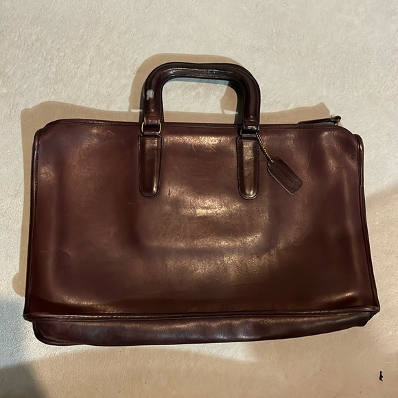 Vintage Coach bag. Real coach, real leather bag. - Picture 1 of 4